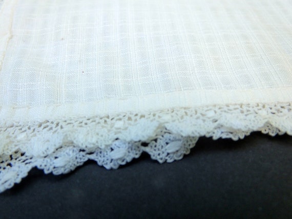 Fine linen handkerchief with crocheted lace edgin… - image 9
