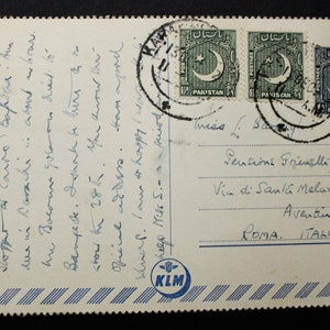 Cartão postal de 1952 do Paquistão para Roma. 3 Selos com motivo estrela da Lua