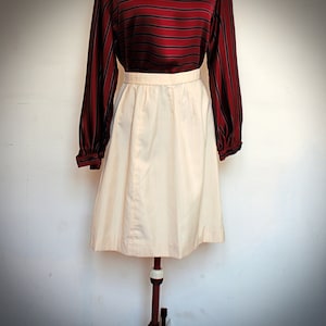 Vintage handmade beige skirt 1970s - Made in France -darted at waist - above the knee - reinforced hem - steel zipper and button in back