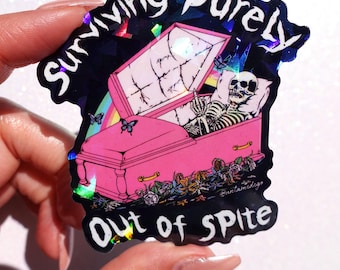 Surviving Purely Out of Spite Sticker – Lustiger Gothic Glitzer Vinyl Sticker, sarkastische Skelett Sticker für Laptop, Wasserflasche oder Journal