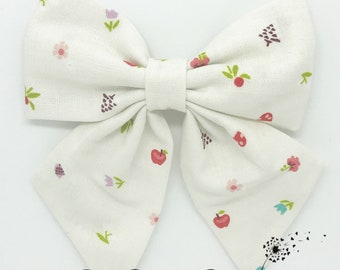 Petite nature Bow// hair bow // headband