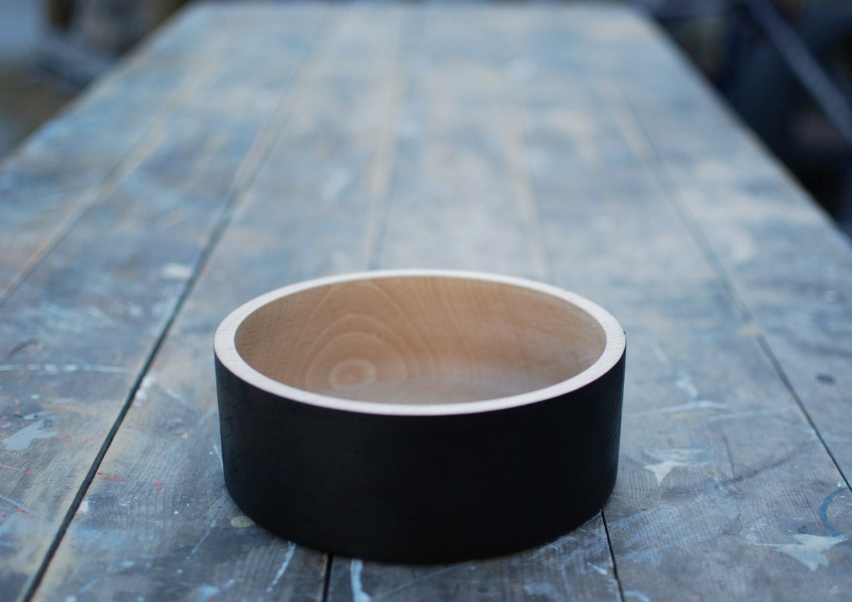 Bol Brûlé - Main Tournée Dans Le Hêtre Blanc