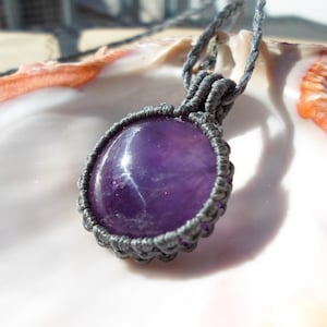 Round Amethyst Macrame Necklace, Macrame Stone Necklace, Crystal Amethyst Necklace, Amethyst Macrame Pendant, Purple Crystal