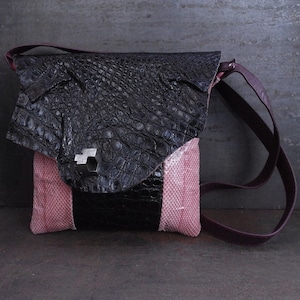 Black alligator and pink snake leather bag, luxury shoulder bag, hand stitched bag, black stylish bag , luxury leather pochette "Ggantija"
