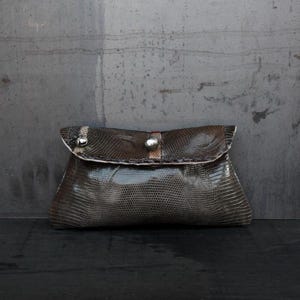 Green lizard leather clutch, lizard handbag, evening bag, green luxury stylish purse, smart handbag, gorgeous clutch, handbag for events.