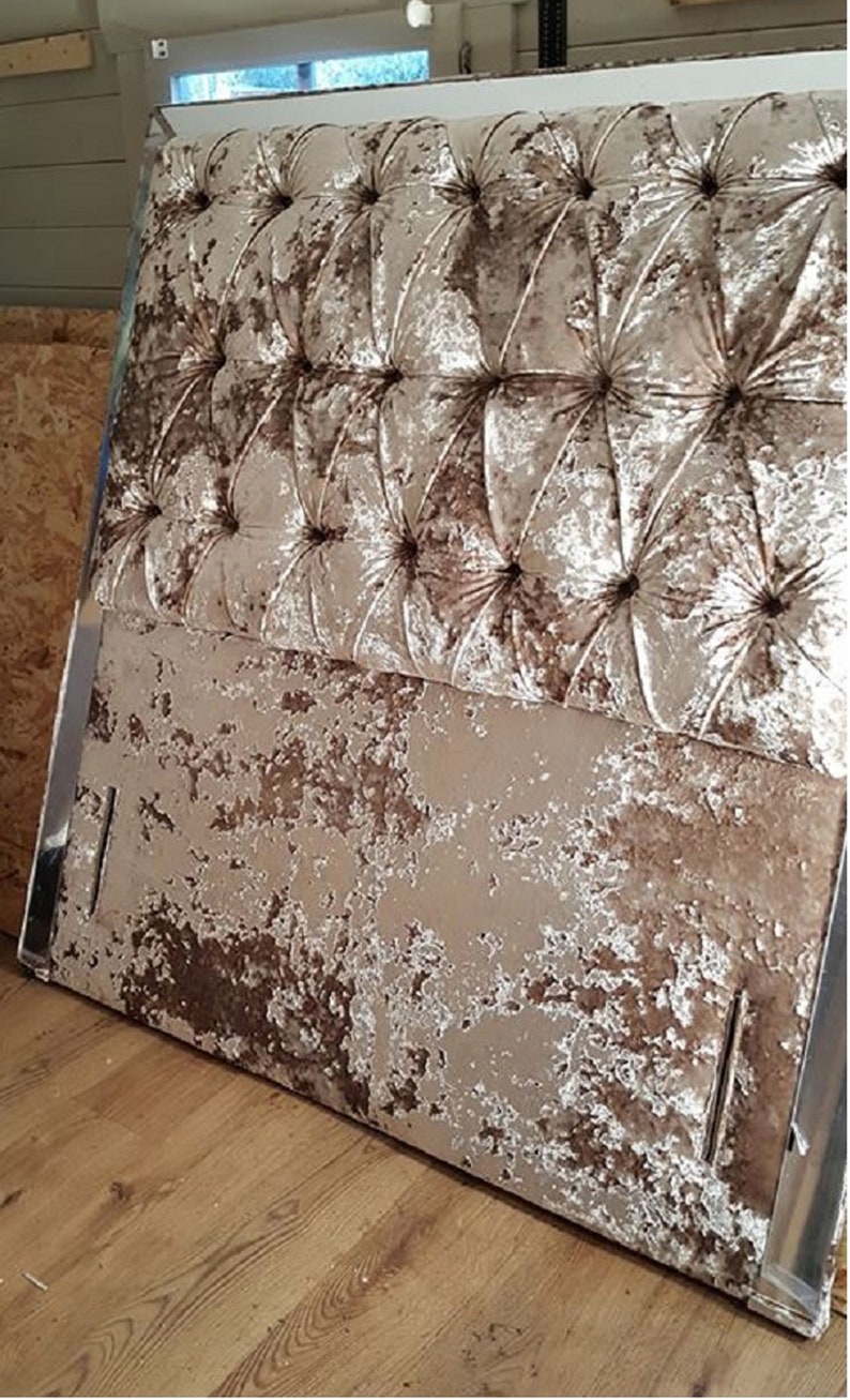 This picture shows the chesterfield style headboard as a floor standing version.
