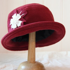 Red cloche hat, burgundy fleece hat, wine daisy 1920s hat, red winter hat, chemo hat, burgundy fleece daisy hat, warm soft women&#39;s red hat