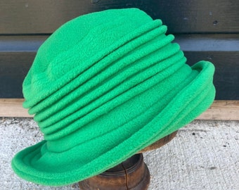 Green fleece cloche hat, emerald green winter, bright green warm hat, green soft chemo, 1920s