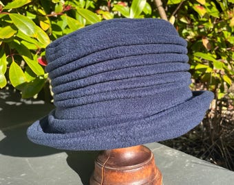 Navy blue fleece cloche hat, dark blue fleece hat, blue warm winter cloche, blue bucket hat, navy chemo hat, gift for mom, women&#39;s blue hat