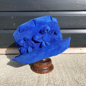 Royal blue cloche hat, Colbalt blue hat, bright blue 1920s hat, trafalgar blue chemo hat, blue winter, gift for mom, women&#39;s blue hat