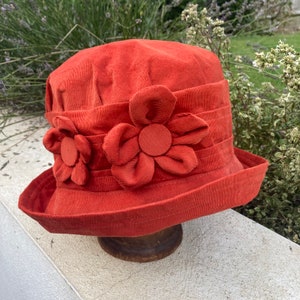 Orange cotton corduroy cloche hat, burnt orange 1920s cloche, rust daisy hat, flower terracotta cotton hat, gift for mum, women&#39;s orange hat