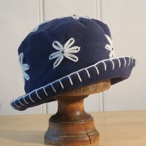 Blue fleece cloche hat, navy daisy bucket hat, dark blue 1920s flower warm winter chemo cloche, gift for mom, women&#39;s blue hat,