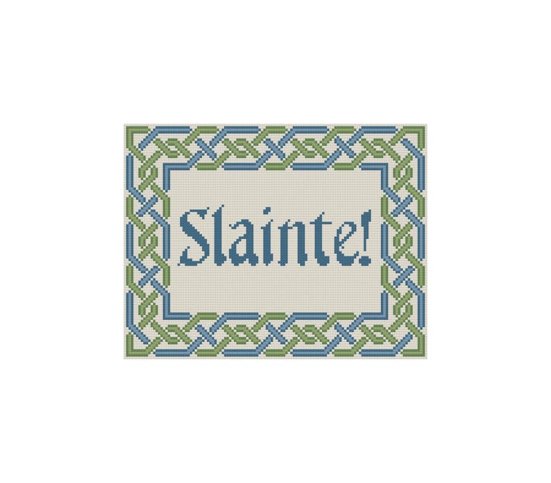 Pode incluir: Uma borda de n&oacute; celta verde e azul envolve a palavra "Slainte!" em uma fonte azul sobre um fundo bege.