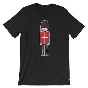 ロイヤルガード漫画ユーモアユニセックスシャツ | イギリス面白い兵士プライド英国市民クールTシャツ | 最高のお土産半袖Tシャツ