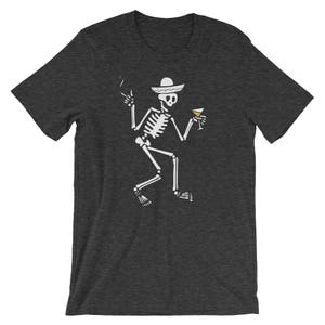 Skeleton Drinking In A Bar Sombrero Funny Shirt Day Of The Dead Calavera Mexican Holiday T-Shirt Halloween Party Costume Short-Sleeve image 3