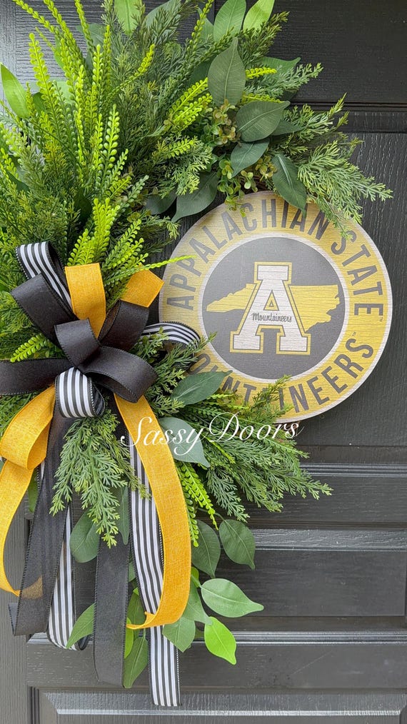 College Wreath- Appalachian State University- North Carolina University- App State decor