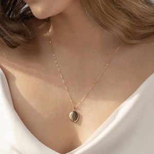 Locket Necklace with Photo, Custom Locket, Engraved Locket, Silver Locket, Gift for Her, Personalized Gift,Personalized Jewelry,Gift for Mom