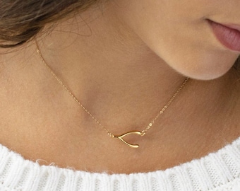 Collier en triangle • Collier tendance • Collier minimaliste • Cadeau pour soeur • Bijoux minimalistes • Cadeau pour elle • Cadeaux de Noël