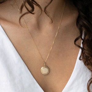Collar con medallón • Regalos personalizados • Regalos para ella • Gif de mejor amiga, regalos para mamá, regalos de dama de honor, regalos de graduación, regalos de Navidad