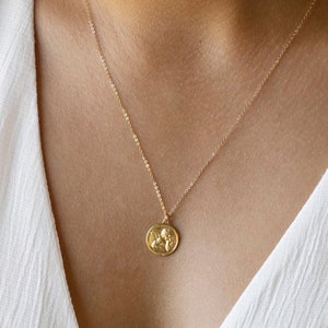 Goldmünzen Halskette • Medaillon Halskette, Engelflügel Halskette, Schutzengel, Beileidsgeschenk, Erinnerungsgeschenk, Geschenke für Mama, Weihnachtsgeschenke