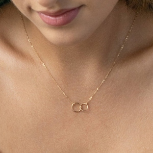 Interlocking Circle Necklace • Gifts for Mom • Necklaces for Women • Personalized Jewelry • Personalized Gifts • Best Friend Necklace