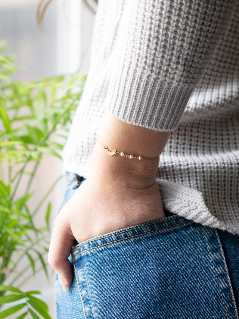 Crescent Freshwater Pearl Bracelet \u2022 Moon Bracelet in 14k Gold Fill or 925 Silver \u2022 Gift for Her \u2022 Stacking Bracelet \u2022 Layering Bracelet \u2022
