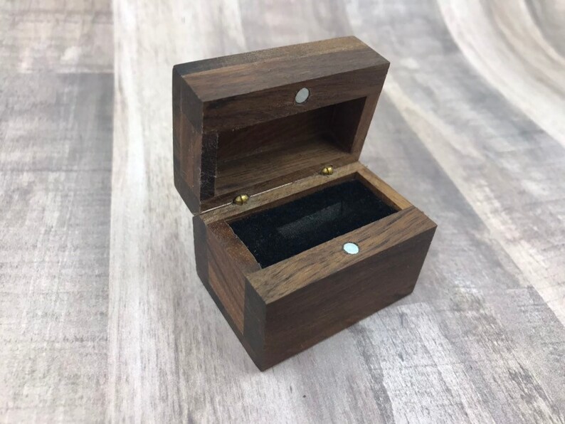 /& Mrs Personalized Magnetic Rustic Wooden Ring Box \u2022 Mr \u2022 Engagement Ring Box \u2022 Men/'s Wedding Band Box \u2022 Women/'s Wedding Ring Box