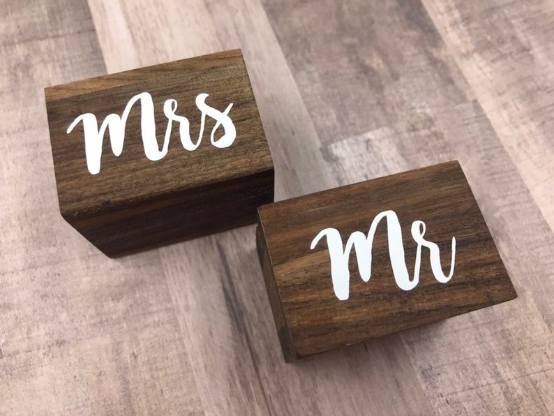 /& Mrs Personalized Magnetic Rustic Wooden Ring Box \u2022 Mr \u2022 Engagement Ring Box \u2022 Men/'s Wedding Band Box \u2022 Women/'s Wedding Ring Box