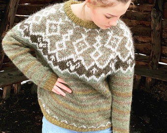 Icelandic sweater Unspun Icelandic wool Natural white and black Extra Soft Hand knitted Seamless Made to order
