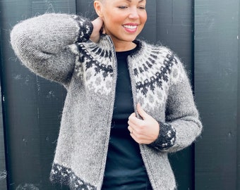 Icelandic sweater Unspun Icelandic wool Natural white and black Extra Soft Hand knitted Seamless Made to order