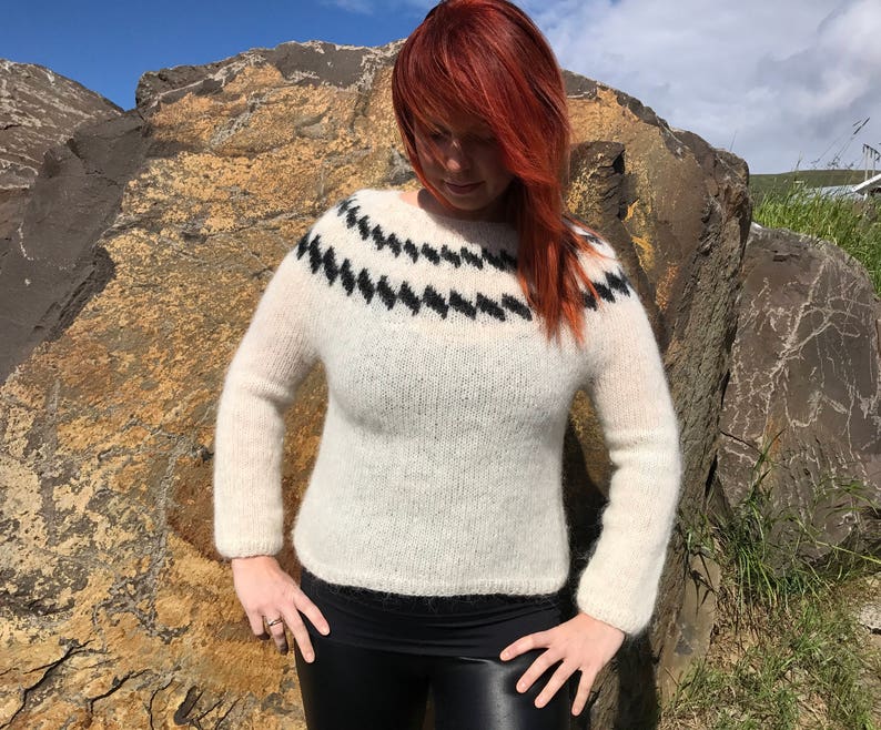 Icelandic sweater Unspun Icelandic wool Natural white and black Extra Soft Hand knitted Seamless Made to order