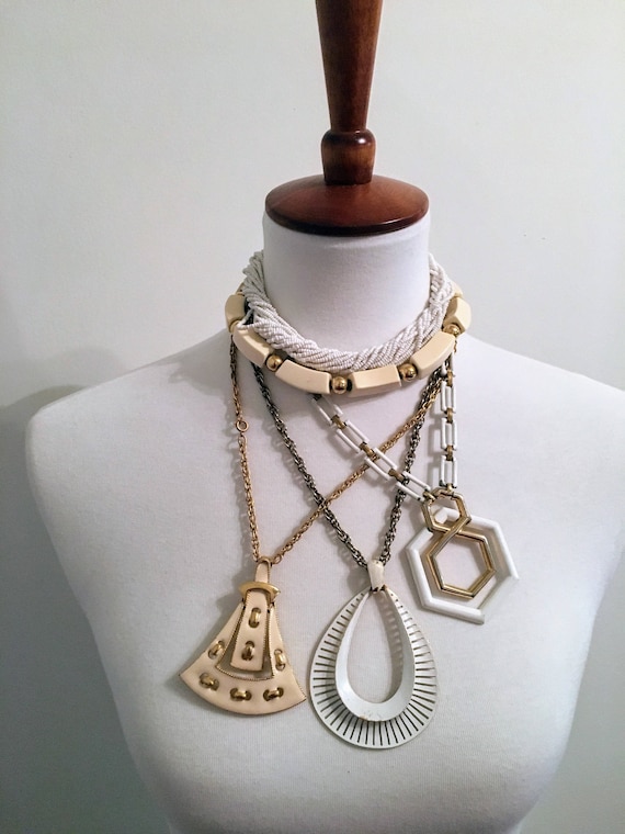 Lot De Colliers Vintage - Plusieurs Modèles, Occasion, Parfait Pour Personnaliser Votre Style