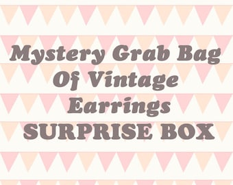 Mystery Grab Bag de pendientes vintage Mystery Box Surprise Jewelry Set 10 pares de pendientes en una caja sorpresa Clip Ons o pendientes de palo