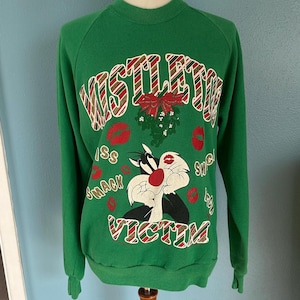 Sylvester Looney Toons Mistletoe Kiss Me Holiday Christmas Sweater, Ugly Holiday Xmas Party Crew Neck Sweater Pullover Sweater, Womens Large