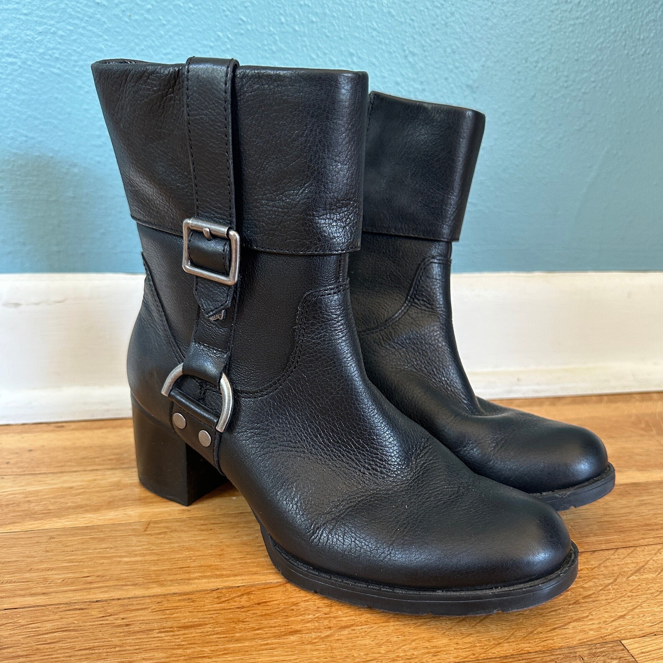 Harley davidson boot straps best sale