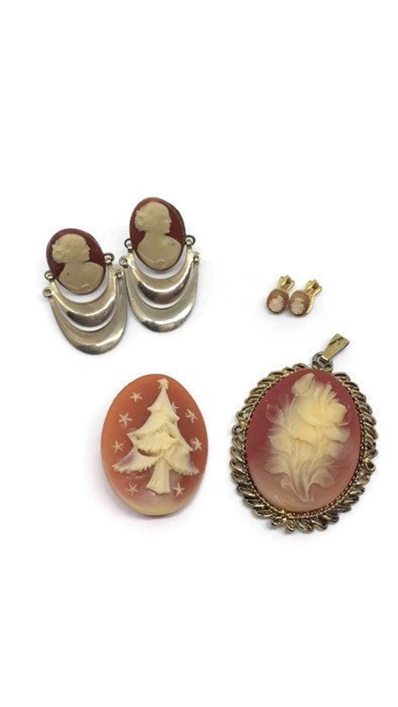 Lot Of Cameo Jewelry Christmas Cameo & Clip-On Ear