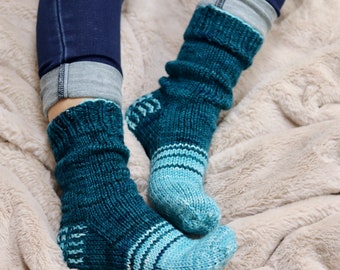 Bulkylicious Slipper Socks Pattern (PDF)