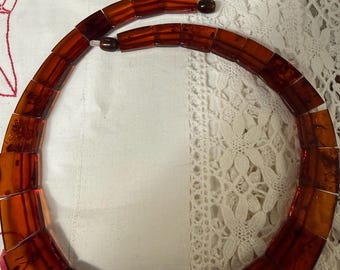 Vintage Baltic Amber chicken w threaded bead closure