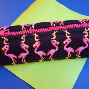 TROUSSE  BLACK PINK Flamants roses sur fond  Noir
