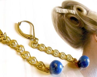 boucle d'oreille "BLUE TEARS" pierre lapis lazuli bleu montée sur chaîne tressée plate baroque doré