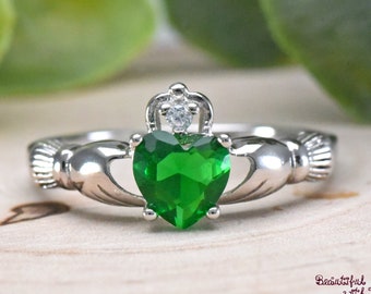 Womens Girls Silver Emerald CZ Claddagh Promise Ring Irish Celtic Claddagh Band May Birthstone Ring Traditional Friendship Ring