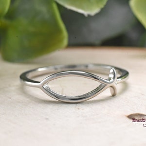 Sterling Silver Fish Ring, Chritianity Symbol Fish Ring, Silver Ichthus Ichthus Fish Ring, Christians Ring, Minimalist Everyday Jewelry