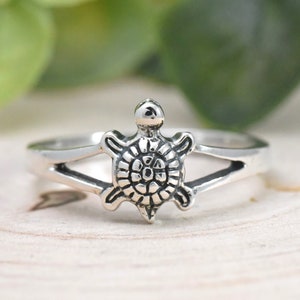 Turtle Ring, Hawaiian Green Sea Turtle Honu Inspired Ring, Sterling Silver Ocean Nature Ring, Good Luck, Wisdom Ring, Turtle Silver Ring