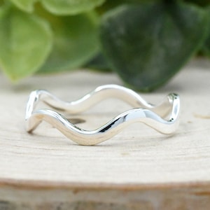 Minimalist Wavy Thumb Ring Silver, Solid 925 Sterling Silver Thumb Ring, Finger Ring, Stackable Ring, Wavy Curved Simple Ring, Thumb Ring