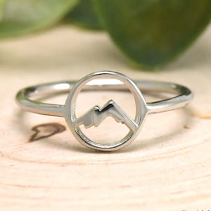 Mountain Circle Ring, Mountain in Circle Sterling Silver Ring, Summit High and Low Mountain Range Hikers Nature Lover Ring, Gift Rings Ideas