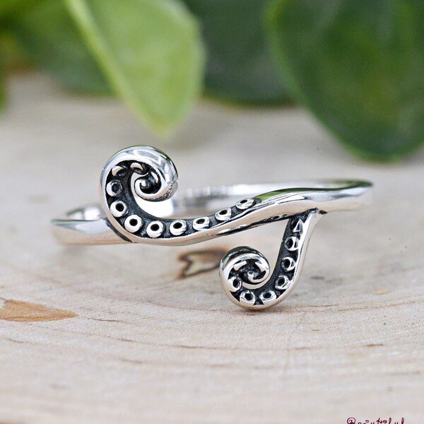 Gothic Style Vintage Oxidized 925 Sterling Silver Octopus Arms Tentacles Antique Style Ring