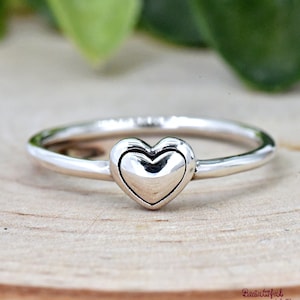 Valentines Day Heart Ring, Heart Ring for Her, Womens Promise Ring, Sterling Silver Heart Ring, Minimalist Jewelry, Ring for Girlfriend
