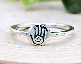 Healer's Hand Engraved Disc Ring, Reiki Shaman's Hand Native American Symbol Ring, Solid 925 Sterling Silver Swirl Healing Hand Ring, Gift