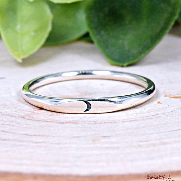 Tiny Dainty Small Crescent Moon Engraved Ring, Minimalist Signet Style Flat Top Crescent Moon Ring, 925 Sterling Silver Ring Girls Womens