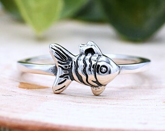 Goldfish Ring, Vintage Oxidized Solid 925 Sterling Silver Fish Ring